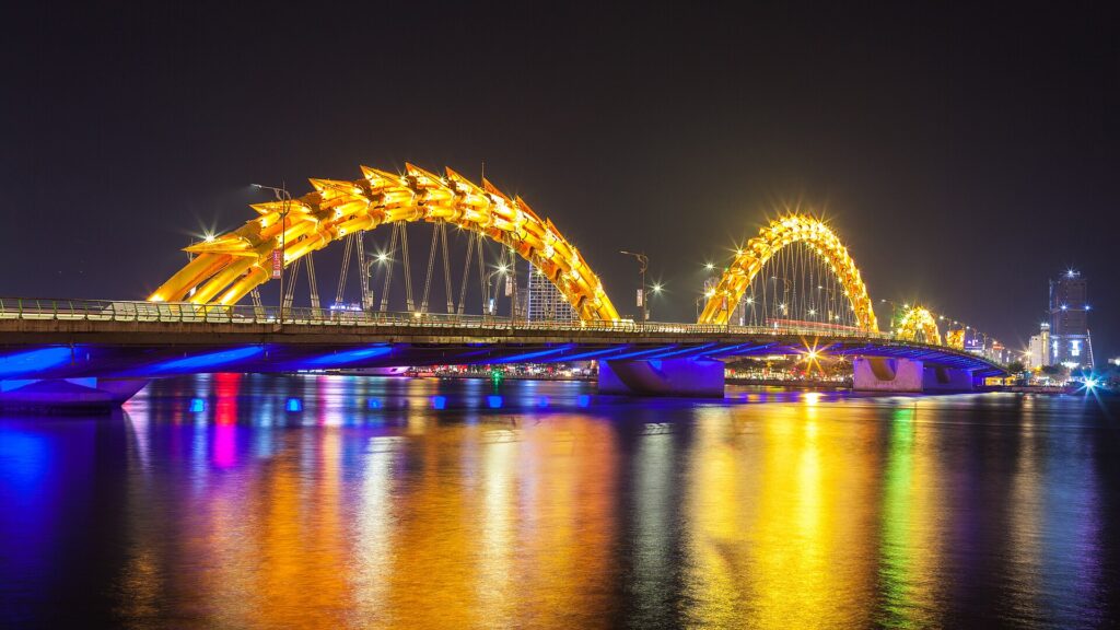สะพานมังกร (Cầu Rồng) ข้ามแม่น้ำหาน เมืองดานัง เวียดนาม