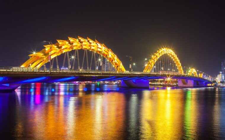 สะพานมังกร (Cầu Rồng) ข้ามแม่น้ำหาน เมืองดานัง เวียดนาม