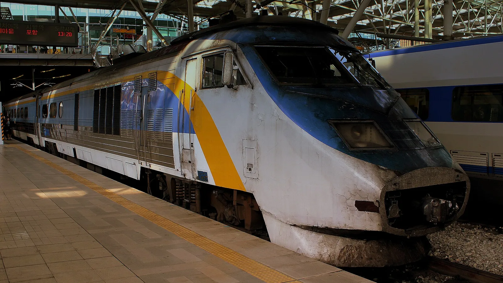 รถไฟความเร็วสูง KTX ที่สถานีโซลก่อนออกเดินทางไปปูซาน