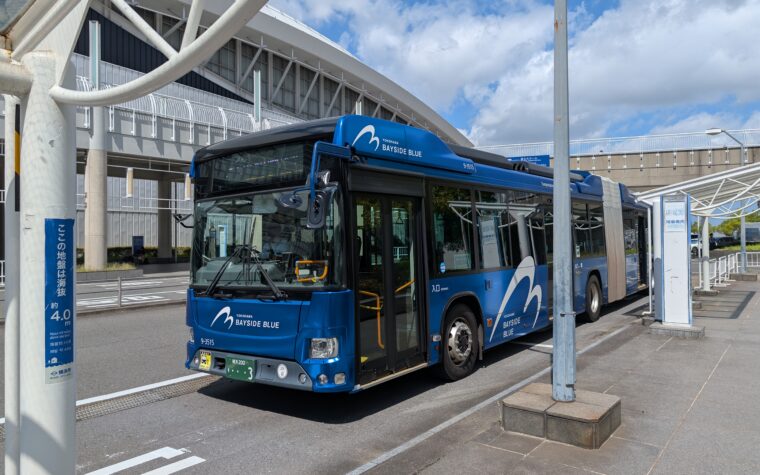 รถบัส BAYSIDE BLUE จอดที่ป้าย Pacifico Yokohama