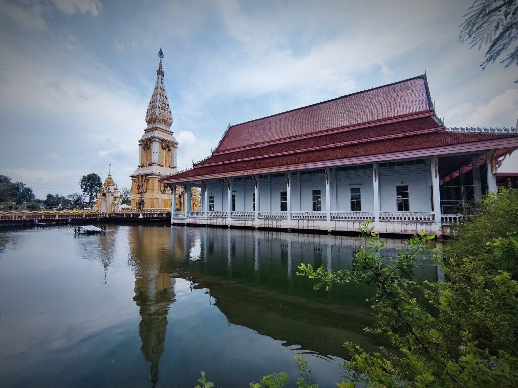 วัดและเมืองปราจีนบุรี