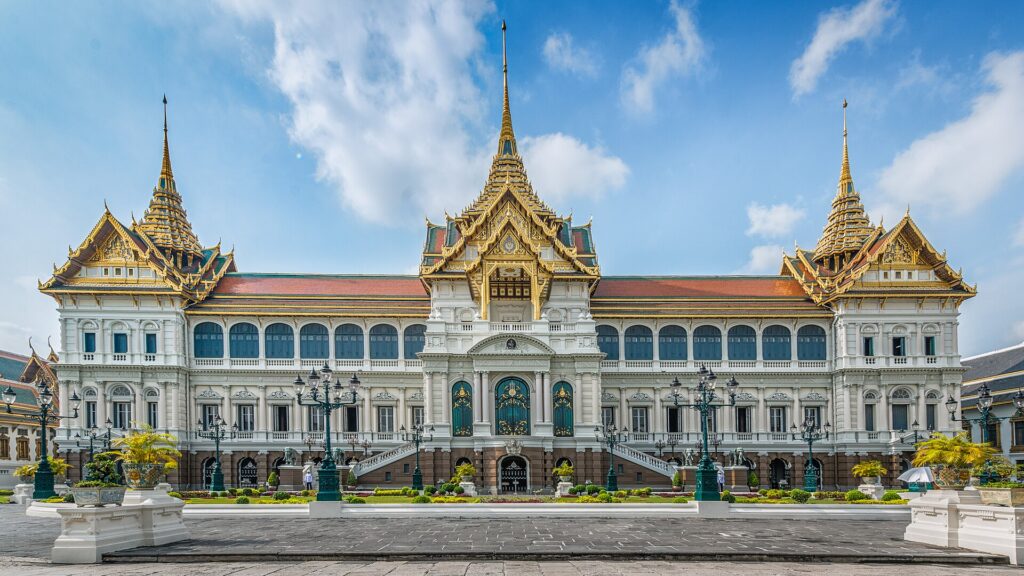 พระบรมมหาราชวังริมแม่น้ำเจ้าพระยา กรุงเทพฯ