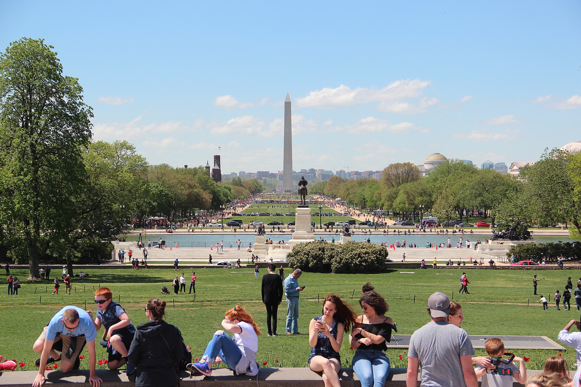 National Mall ในวอชิงตัน ดี.ซี. มองจากฝั่งอาคารรัฐสภาไปยัง Washington Monument