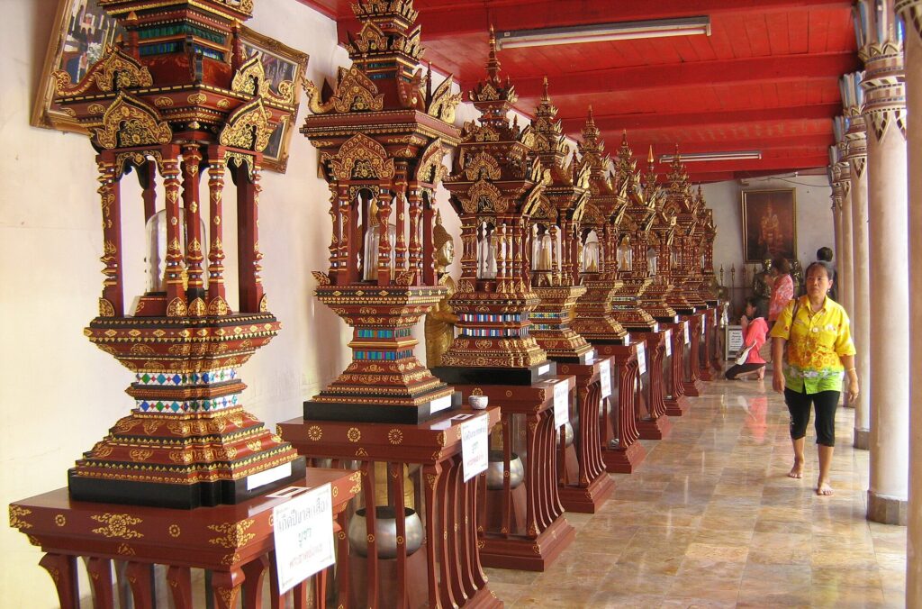 บ้านไม้เมืองแพร่